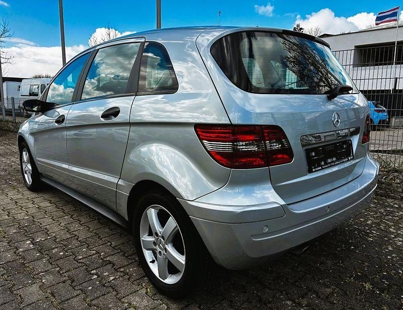 Gebraucht Mercedes B170 116 PS (85 kW) 2008 Silber Van / Kleinbus