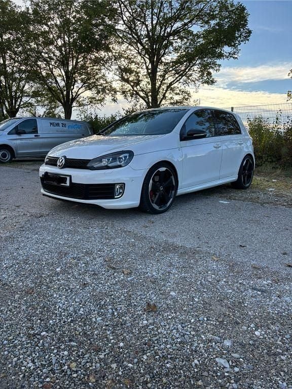 Weiß Gebraucht 2011 VW Golf VI Edition Limousine | 13.300 € (Teuer) - Bild 1/4