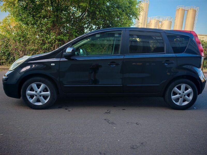 Schwarz Gebraucht 2006 Nissan Note Visia Van / Kleinbus | 2.299 € (Fairer Preis) - Bild 1/4