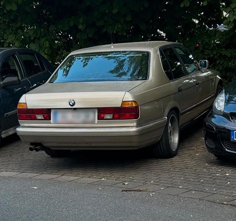 Gebraucht BMW 730 188 PS (138 kW) 1989 Gold Limousine
