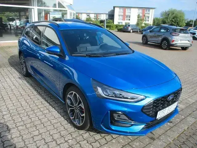 Gebraucht Ford Focus ST-Line X 155 PS (114 kW) 2023 Desert island blue Kombi