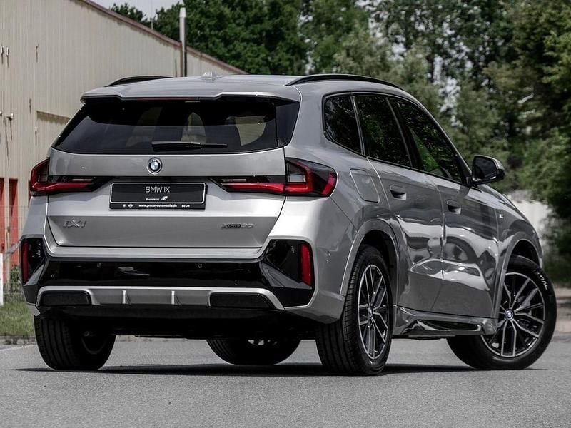 Gebraucht BMW iX1 M Sport 230 kW (313 PS) 2025 Schwarz SUV