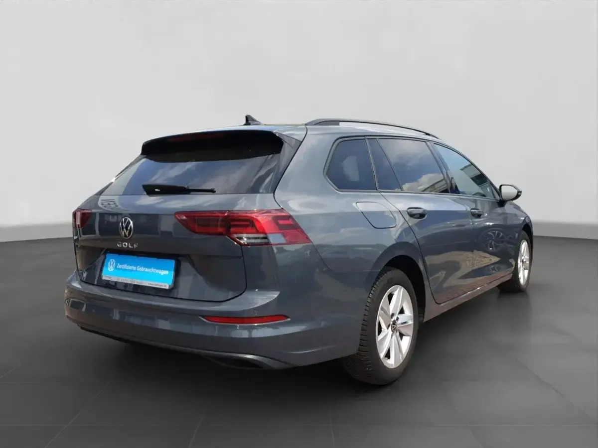 Gebraucht VW Golf VIII Life 150 PS (110 kW) 2022 Kombi