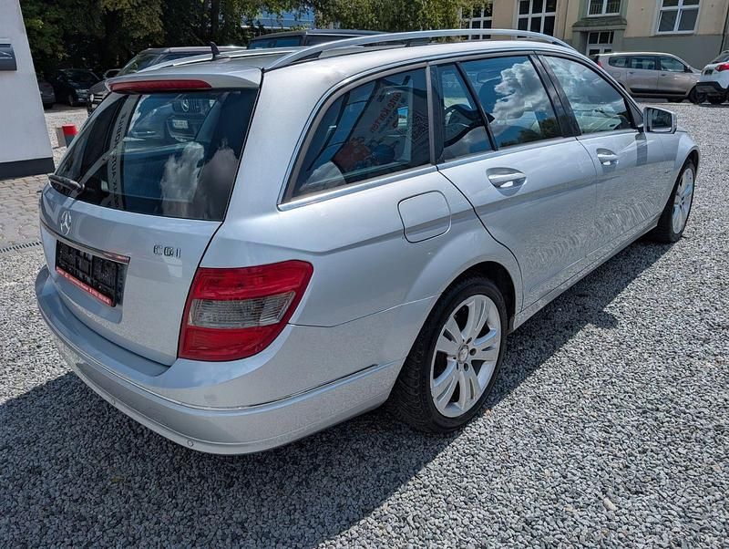 Gebraucht Mercedes C180 156 PS (114 kW) 2010 Silber Kombi