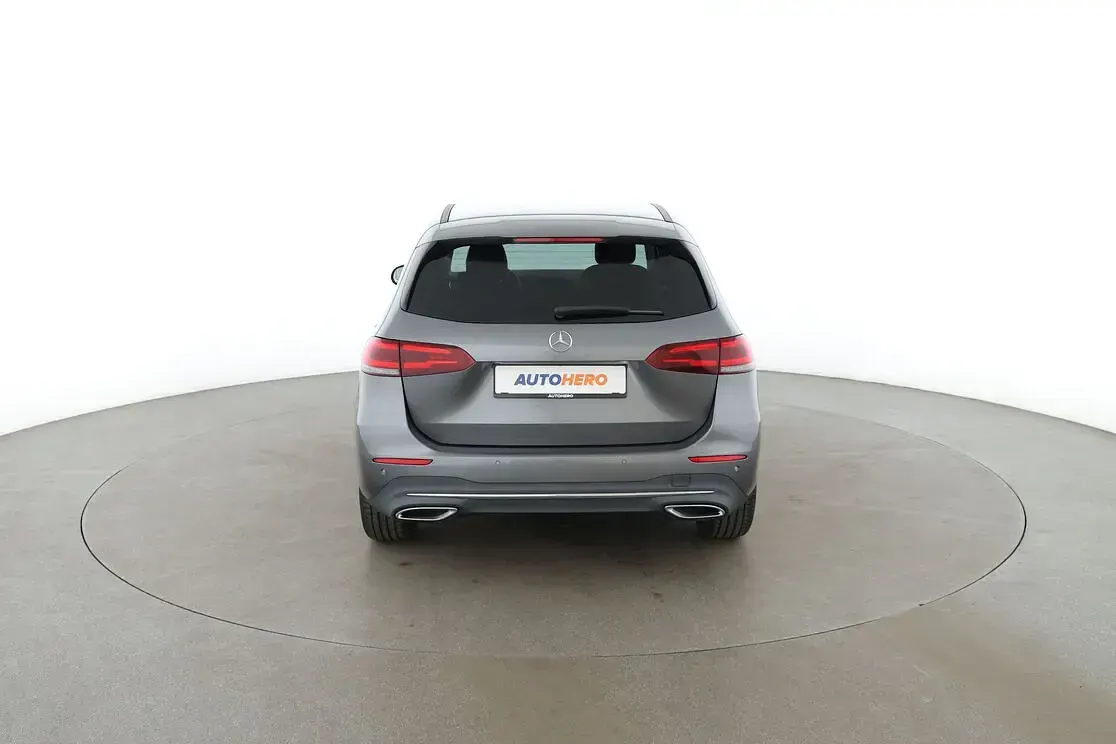 Gebraucht Mercedes B200 Progressive 163 PS (119 kW) 2019 Grau Kleinwagen