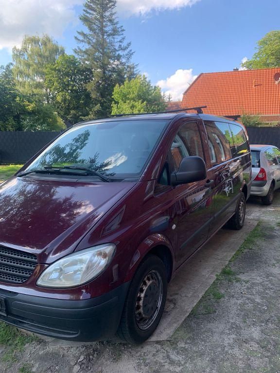 Gebraucht Mercedes Vito 150 PS (110 kW) 2009 Rot Van