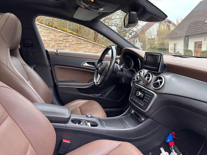 Gebraucht Mercedes CLA220 AMG line 170 PS (125 kW) 2014 Schwarz Limousine