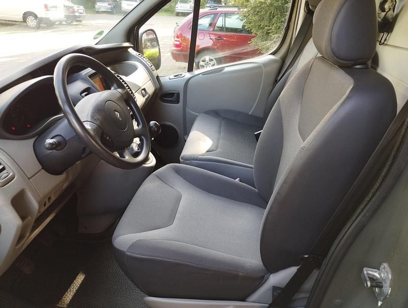 Gebraucht Renault Trafic 90 PS (66 kW) 2014 Grün Van / Kleinbus