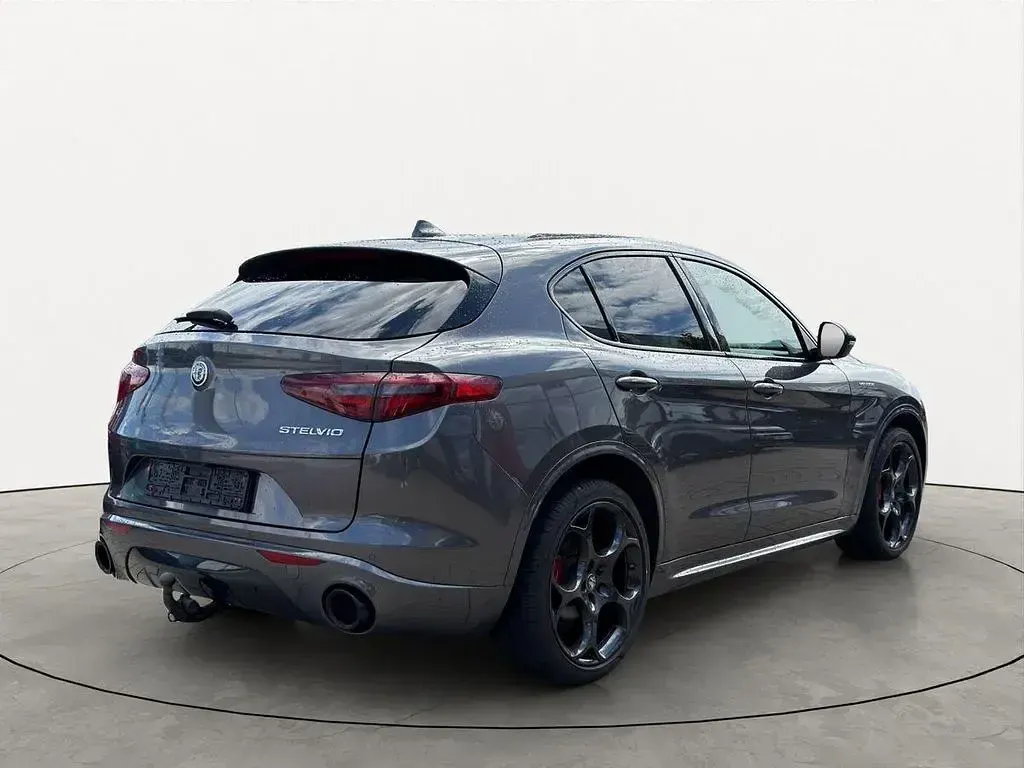 Gebraucht Alfa Romeo Stelvio Veloce 209 PS (153 kW) 2022 Grau SUV