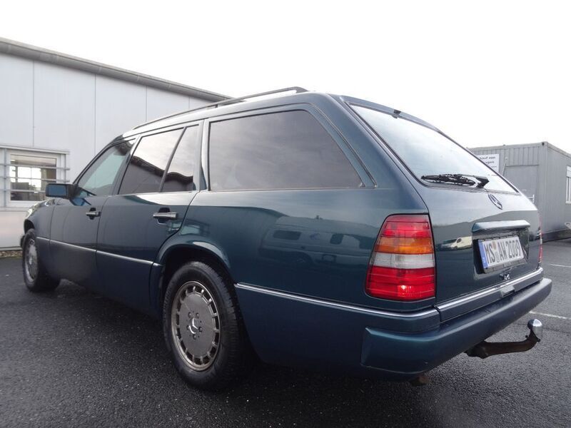 Gebraucht Mercedes E280 193 PS (141 kW) 1995 Grün Kombi