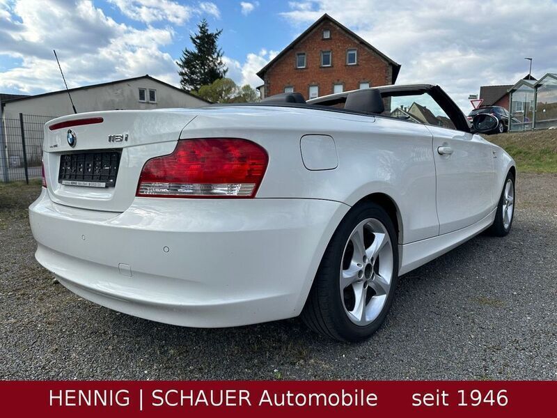 Gebraucht BMW 118 Cabriolet 143 PS (105 kW) 2008 Alpinweiß 3 Cabrio