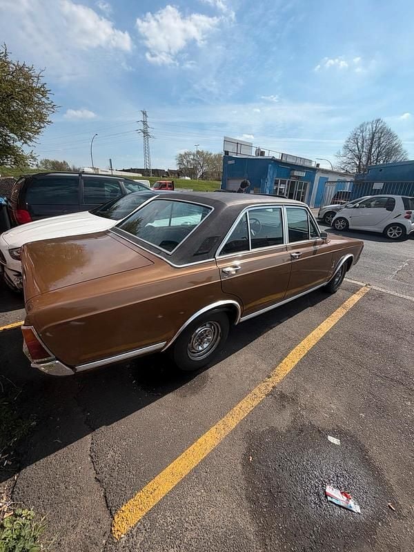 Second-hand Ford 26M 125 CP (91 kW) 1971 Bej Berlinǎ