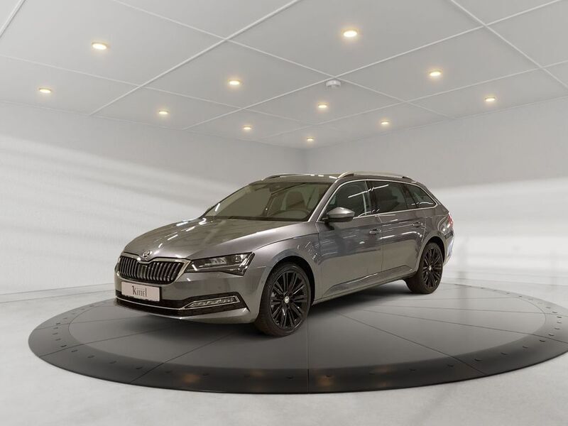Grau Gebraucht 2024 Skoda Superb Style Kombi | 39.970 € (Fairer Preis) - Bild 1/4