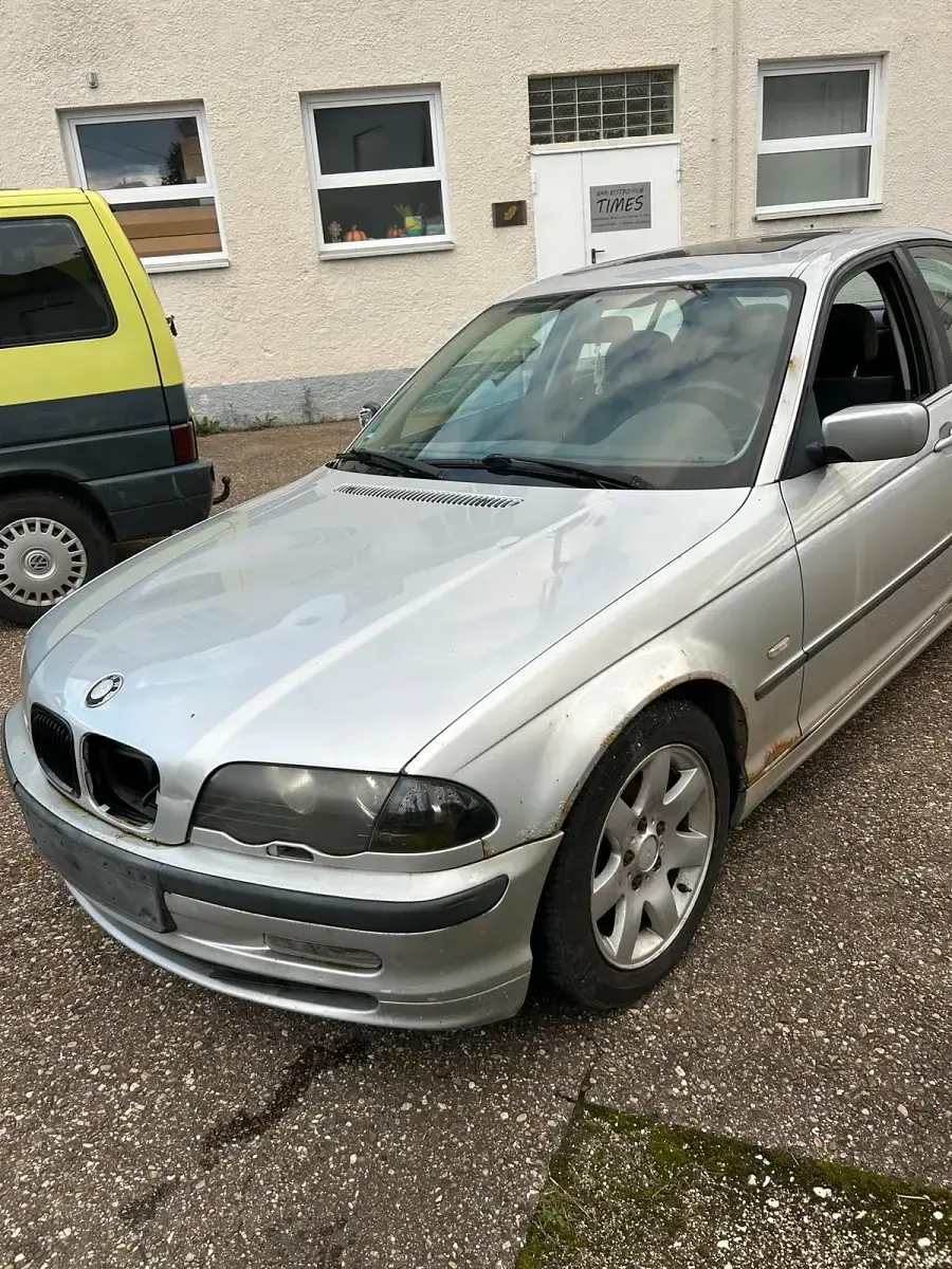 Gebraucht BMW 320 150 PS (110 kW) 1999 Silber Limousine