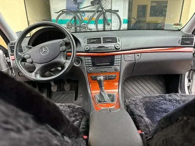 Gebraucht Mercedes E200 Elegance 184 PS (135 kW) 2008 Silber Limousine