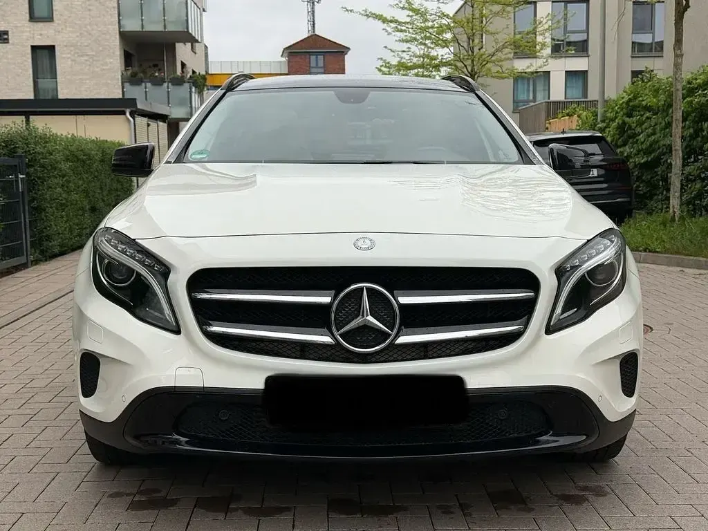 Gebraucht Mercedes GLA220 170 PS (125 kW) 2014 Weiß SUV