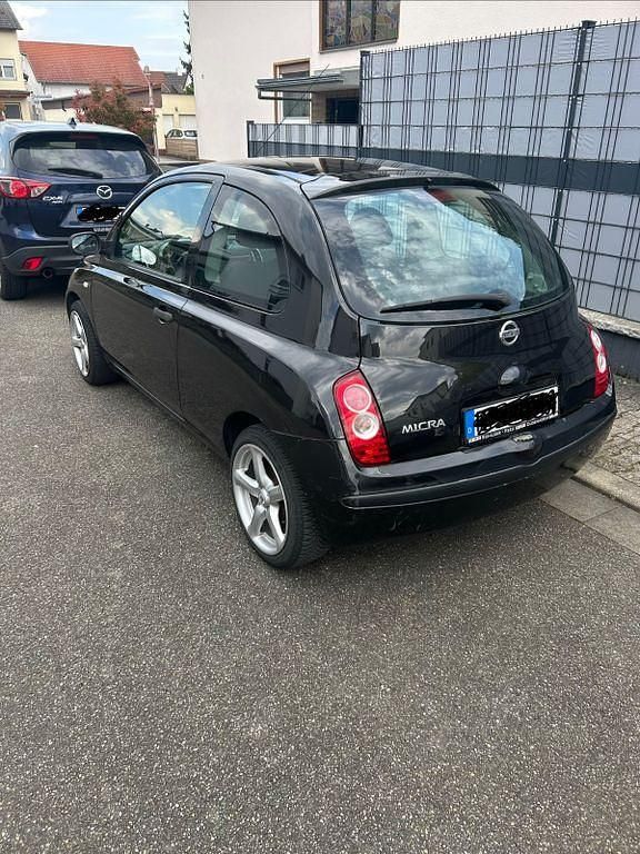 Usado Nissan Micra Acenta 65 HP (47 kW) 2006 Preto Sedan