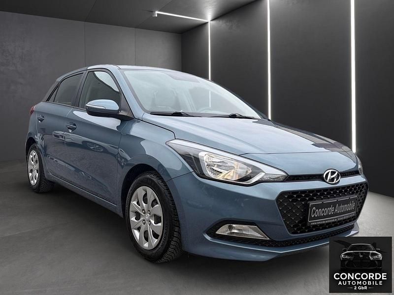 Gebraucht Hyundai i20 GO! 75 PS (55 kW) 2017 Blau Kleinwagen