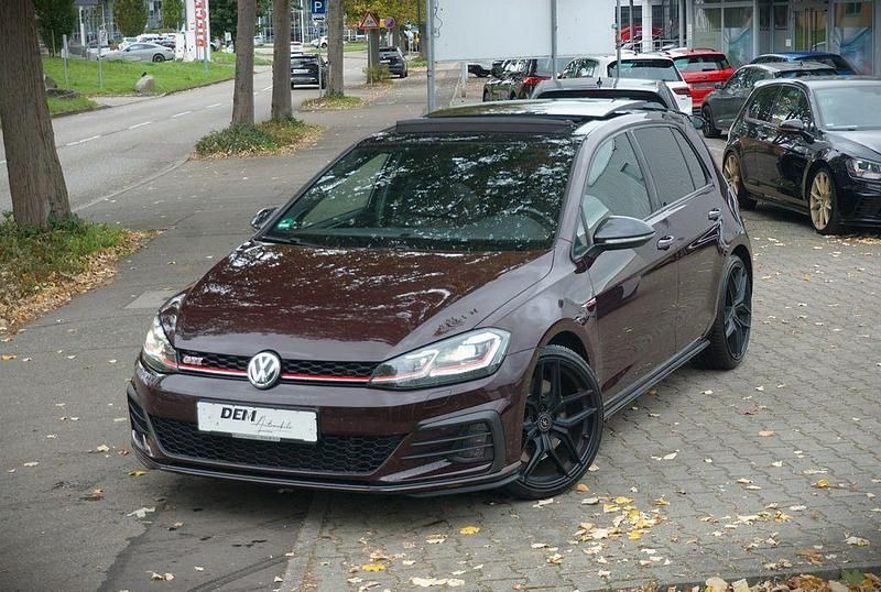 Black rubin Gebraucht 2018 VW Golf VII GTI Limousine | 19.990 € (Fairer Preis) - Bild 1/4
