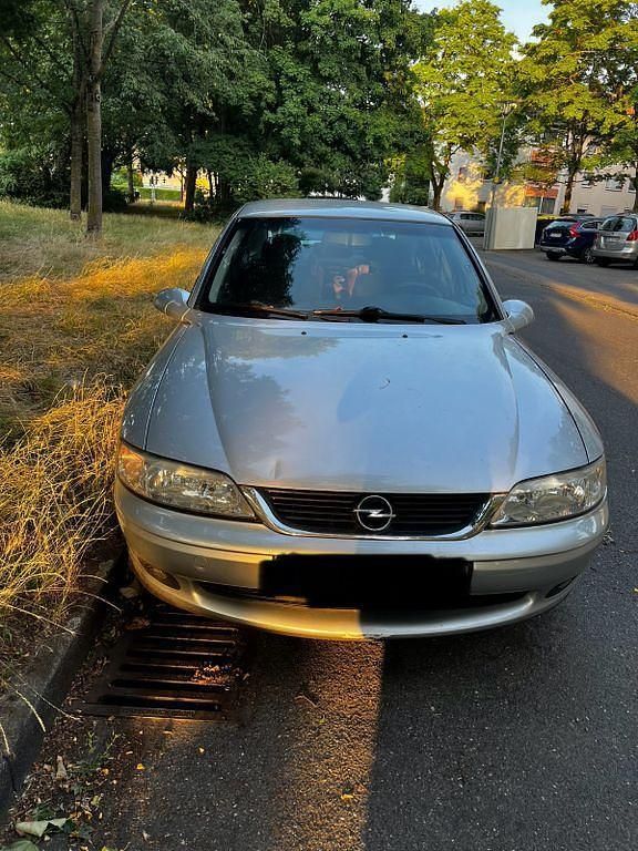 Gebraucht 2001 Opel Vectra Limousine | 1.300 € (Fairer Preis) - Bild 1/4