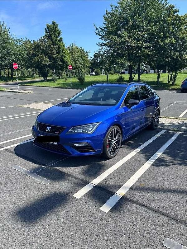 Blau Gebraucht 2018 Cupra Leon Kombi | 22.500 € (Fairer Preis) - Bild 1/4