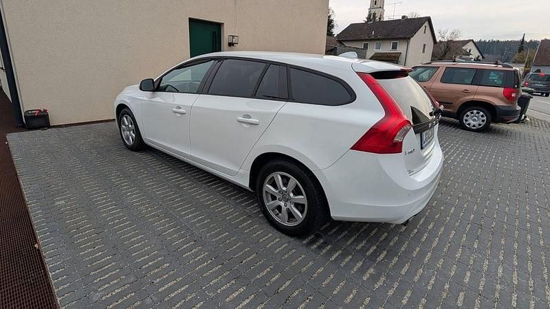 Gebraucht Volvo V60 114 PS (83 kW) 2014 Weiß Kombi