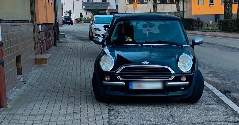 Schwarz Gebraucht 2002 Mini ONE Kleinwagen | 500 € (Superpreis) - Bild 1/3