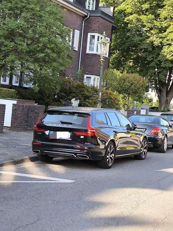 Gebraucht 2021 Volvo V60 Plus Kombi | 29.000 € (Guter Preis) - Bild 1/4