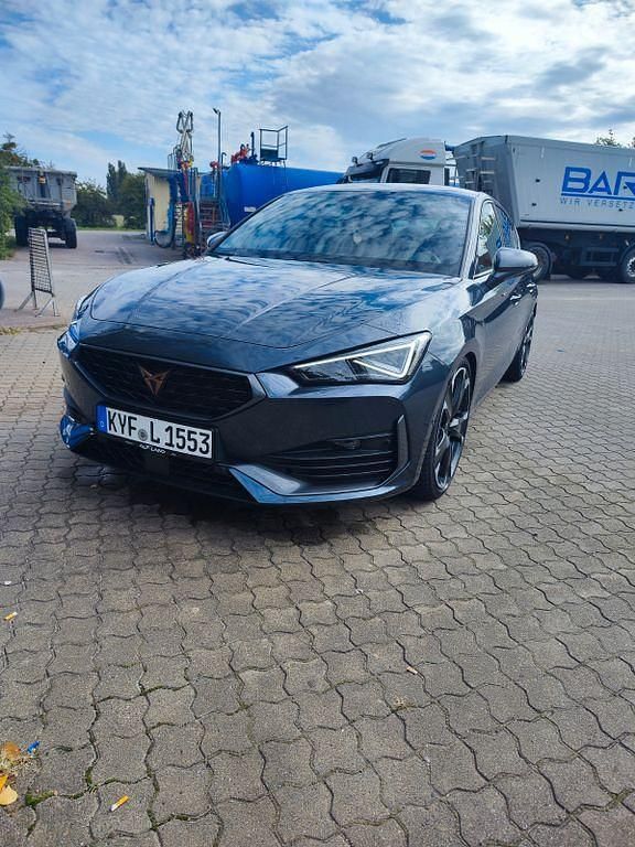 Gebraucht Cupra Leon VZ 300 PS (220 kW) 2023 Schwarz Limousine