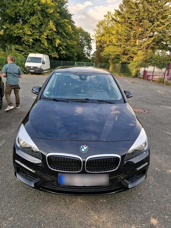 Schwarz Gebraucht 2014 BMW 218 Van / Kleinbus | 10.790 € (Fairer Preis) - Bild 1/4