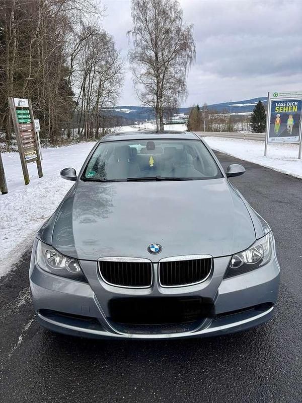 Gebraucht BMW 318 129 PS (94 kW) 2007 Blau Limousine