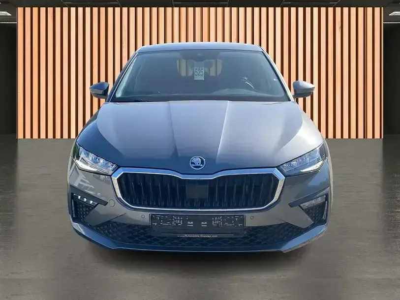 Gebraucht Skoda Scala Selection 116 PS (85 kW) 2025 Grau grau (metallic) Kleinwagen