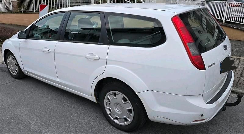 Gebraucht Ford Focus 109 PS (80 kW) 2008 Weiß Kombi