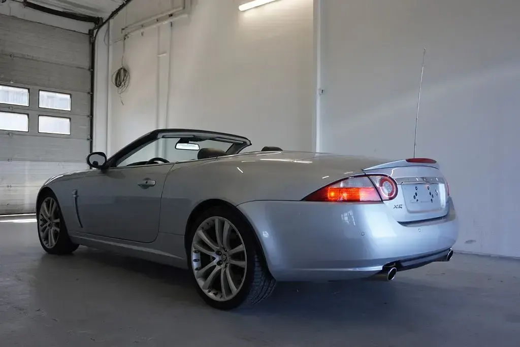 Gebraucht Jaguar XK 298 PS (219 kW) 2006 Silber Cabrio