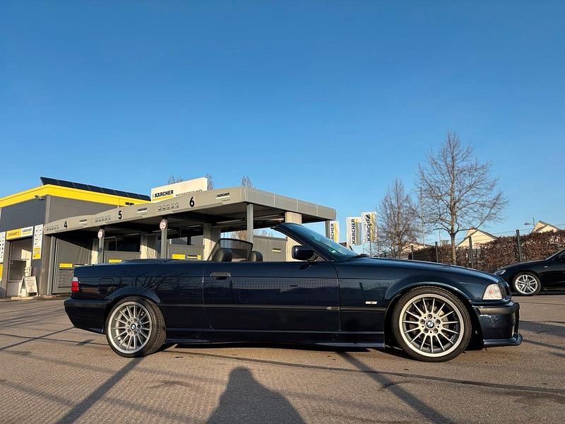 Gebraucht BMW 318 Cabriolet 116 PS (85 kW) 1998 Blau Cabrio