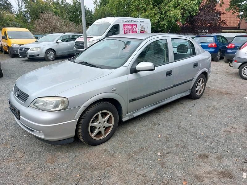 Silber Gebraucht 1998 Opel Astra Limousine | 1.450 € (Fairer Preis) - Bild 1/4