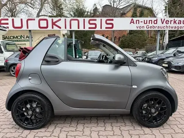 Gebraucht Smart ForTwo Cabrio Prime 90 PS (66 kW) 2018 Titania gry (mattgrau) Cabrio