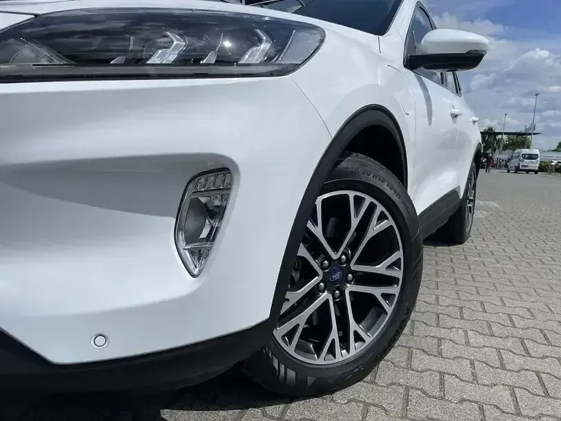 Gebraucht Ford Kuga Titanium 225 PS (165 kW) 2020 Weiß SUV