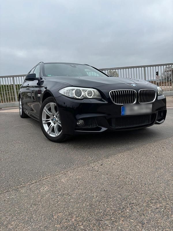 Schwarz Gebraucht 2013 BMW 525 M Sport Kombi | 14.200 € (Etwas zu teuer) - Bild 1/4