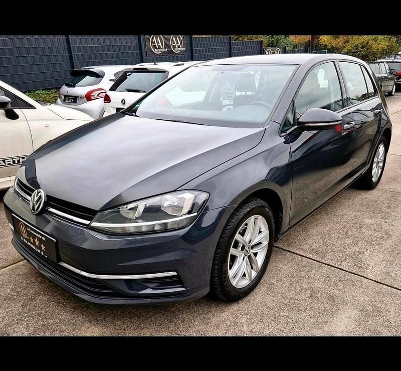 Gebraucht VW Golf VII 86 PS (63 kW) 2019 Grau Limousine