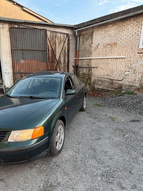 Occasion VW Passat 101 ch (74 kW) 1997 Vert Berline