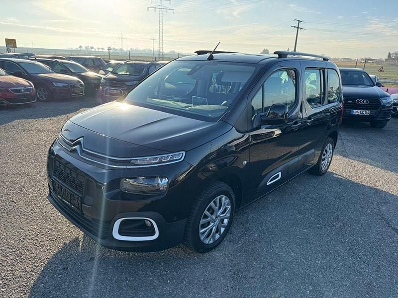 Schwarz Gebraucht 2019 Citroën Berlingo Feel Van / Kleinbus | 11.900 € (Guter Preis) - Bild 1/2
