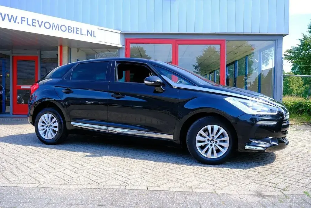 Gebraucht Citroën DS5 Business Class 120 PS (88 kW) 2015 Schwarz Kleinwagen