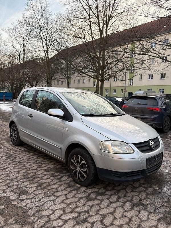 Gebraucht VW Fox 54 PS (39 kW) 2009 Silber Kleinwagen
