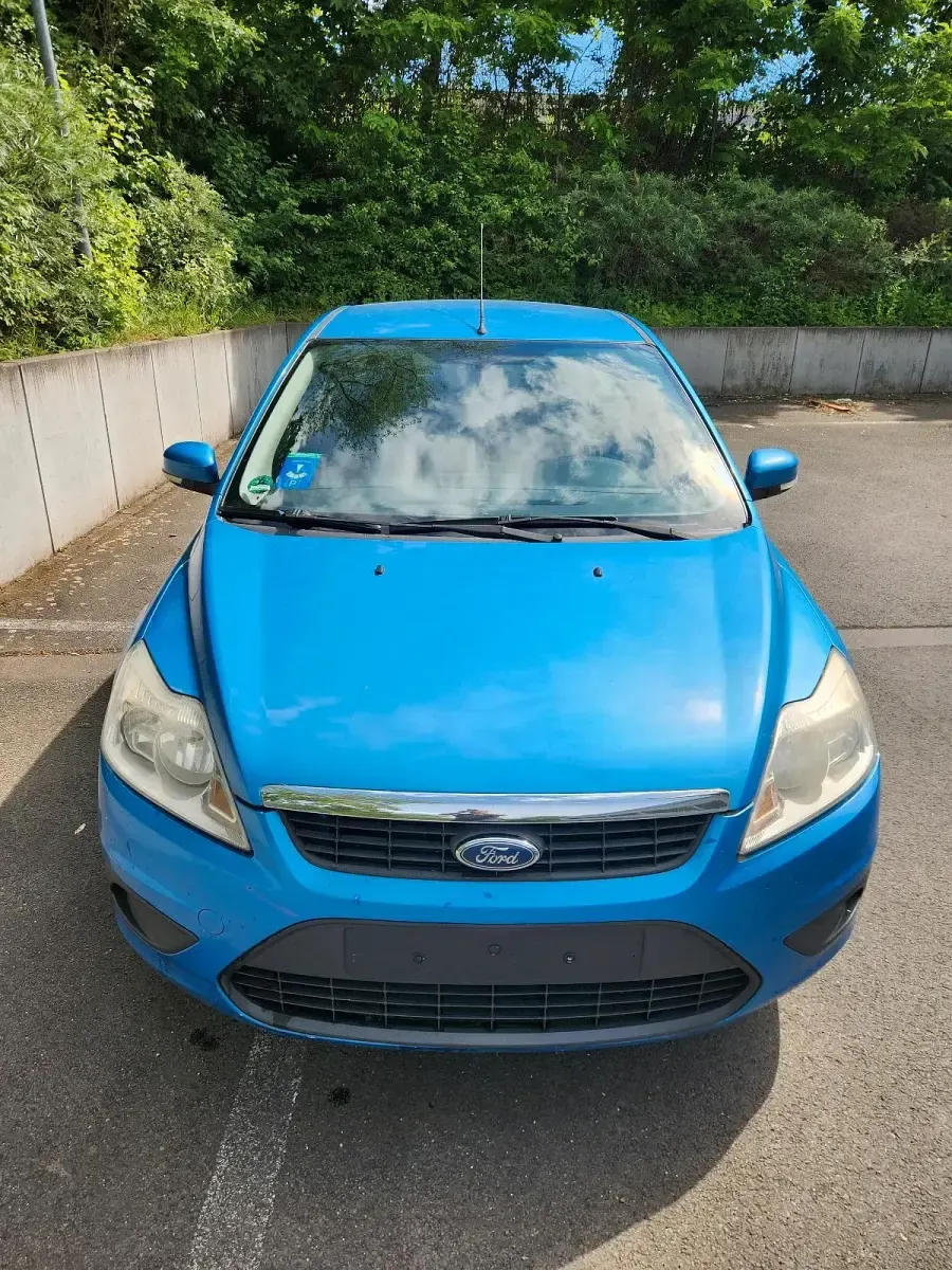 Usado Ford Focus 90 CV (66 kW) 2009 Azul Berlina