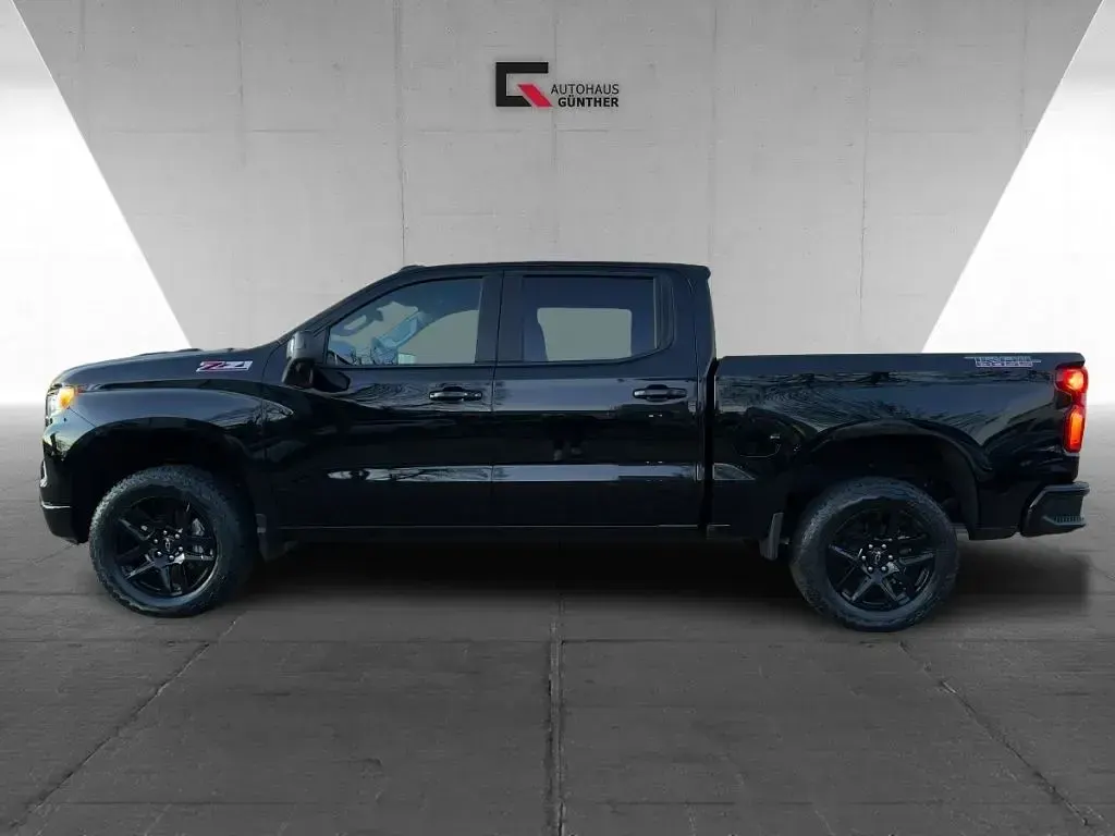 Gebraucht Chevrolet Silverado 426 PS (313 kW) 2026 Schwarz SUV