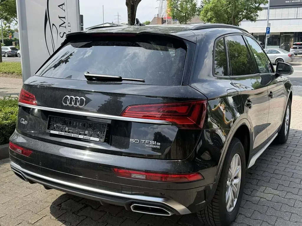 Gebraucht Audi Q5 Ambiente 265 PS (194 kW) 2022 Mythosschwarz metallic SUV
