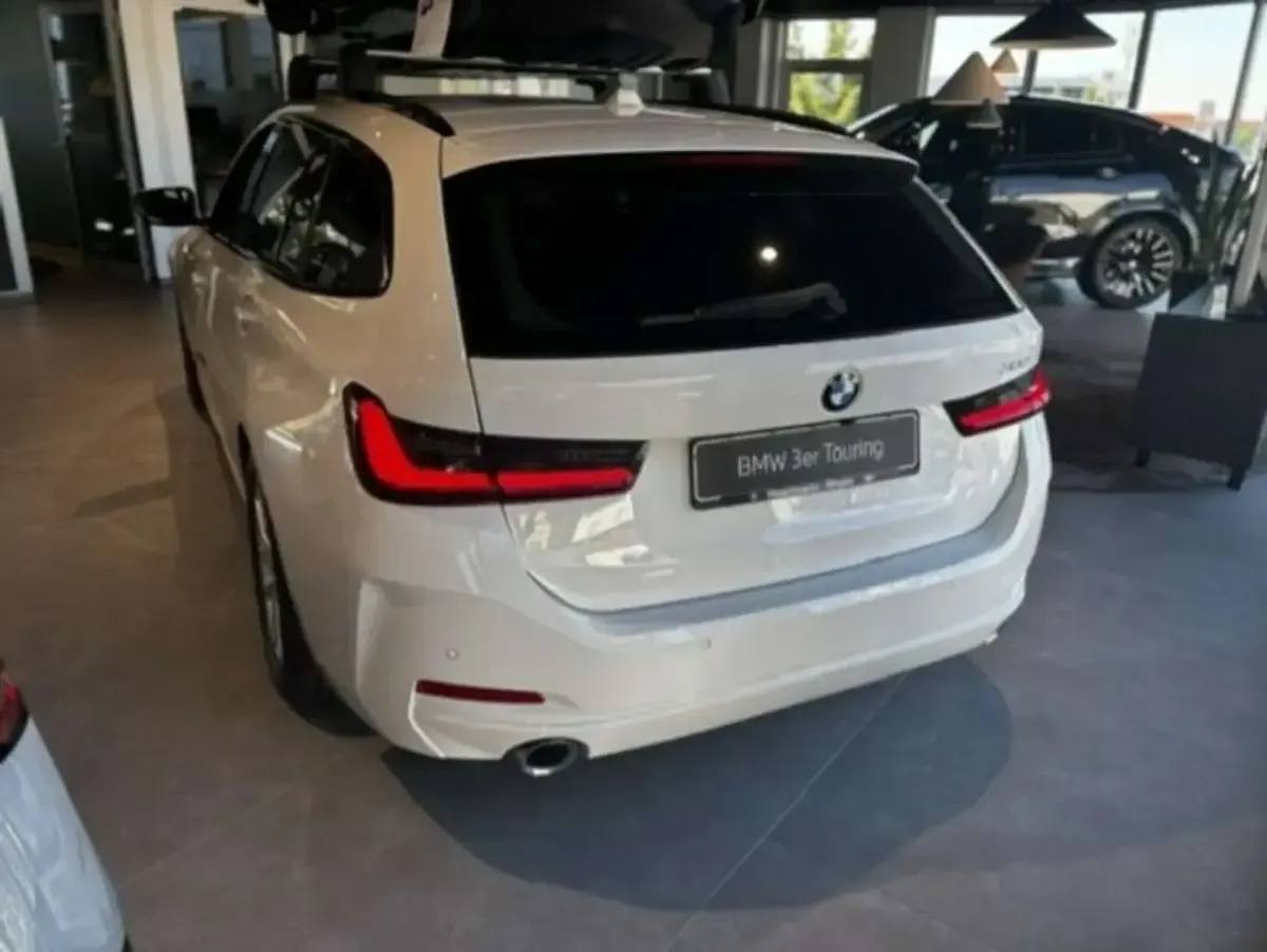 Neu BMW 320 Sport Line 184 PS (135 kW) 2026 Alpinweiß uni Kombi