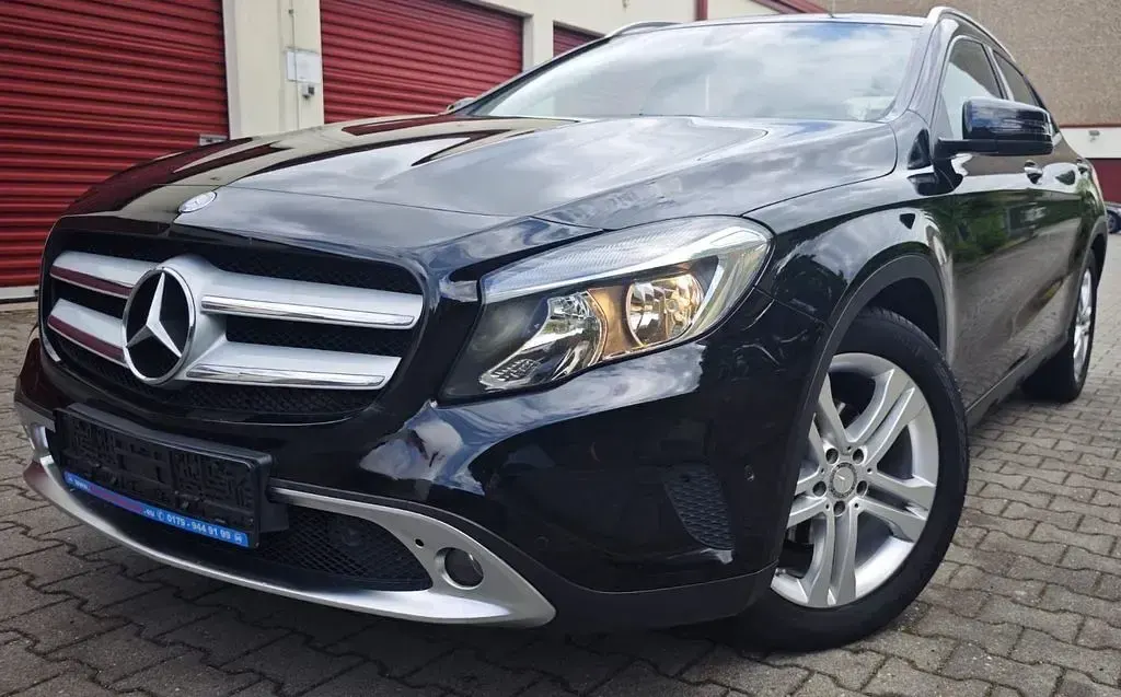 Gebraucht Mercedes GLA220 177 PS (130 kW) 2016 Schwarz SUV