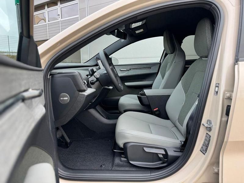 Neu Volvo EX30 Plus 200 kW (272 PS) 2025 Beige SUV